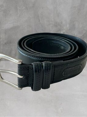 COLUMBIA BLACK LEATHER BELT SIZE LARGE